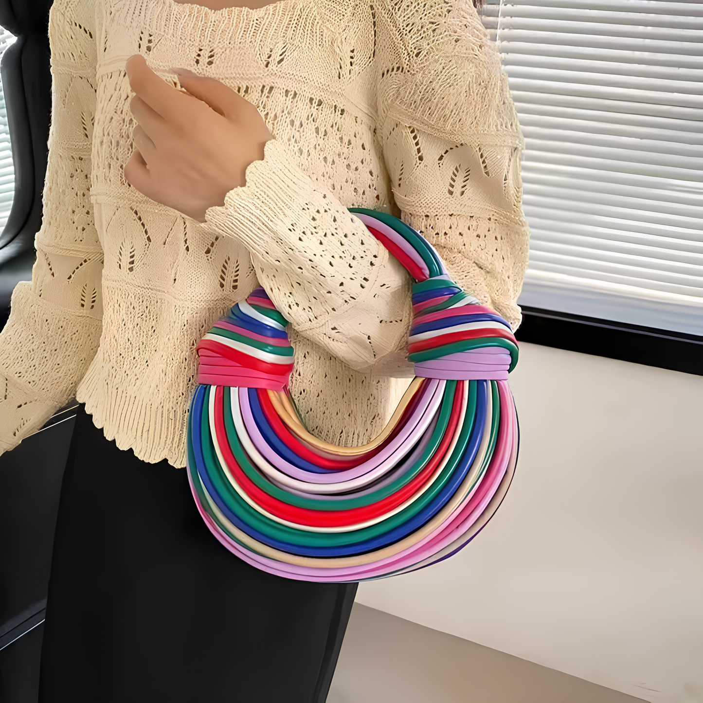 Le Sac à Main Sculptural – Élégance et Originalité